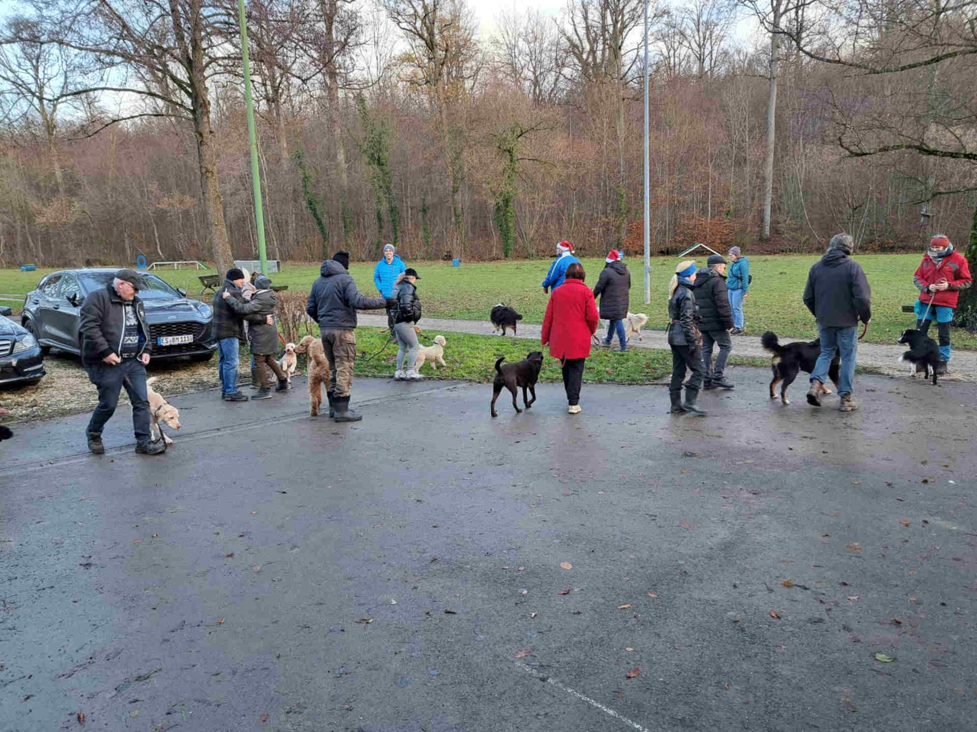 HSV Aichtal Sammeln zum Hundeweihnachtsspaziergang